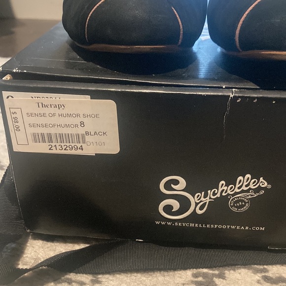 Seychelles “sense of humor” black heel with pink lining. Size 8. Really cute - Picture 2 of 2